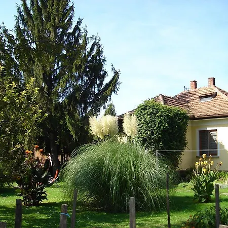 Park Nyaralohaz Badacsonytomaj